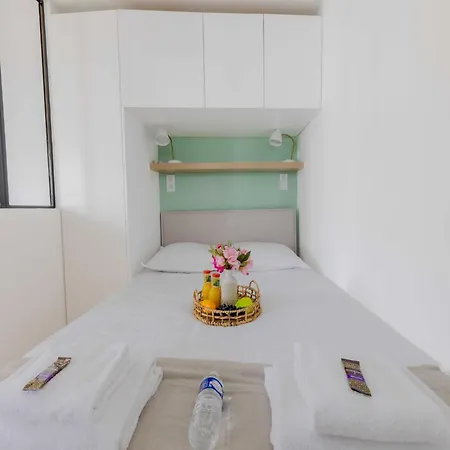 Apartment 1bdr Passage Des Abbesses Paris