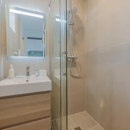 1bdr Passage Des Abbesses *